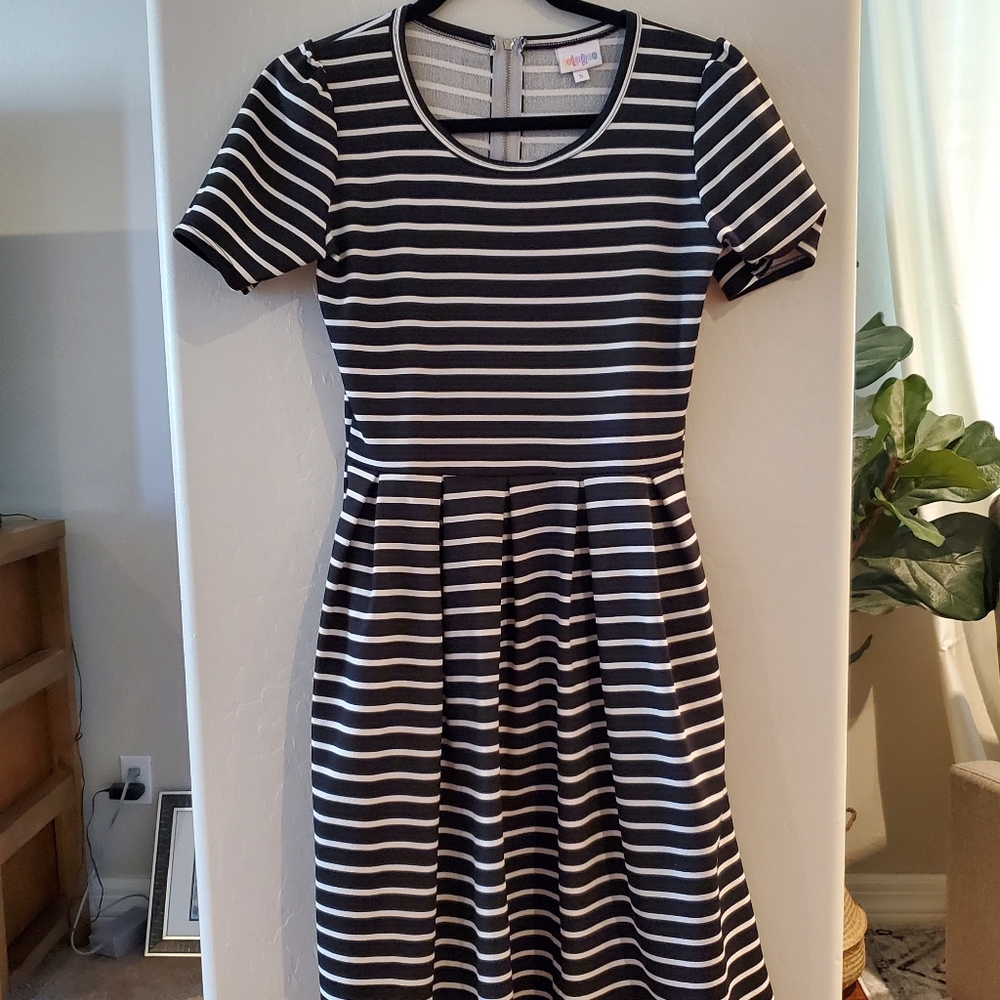 Lularoe Amelia Dress size S